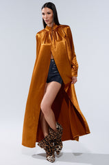 QUEEN TYPE BLOUSE