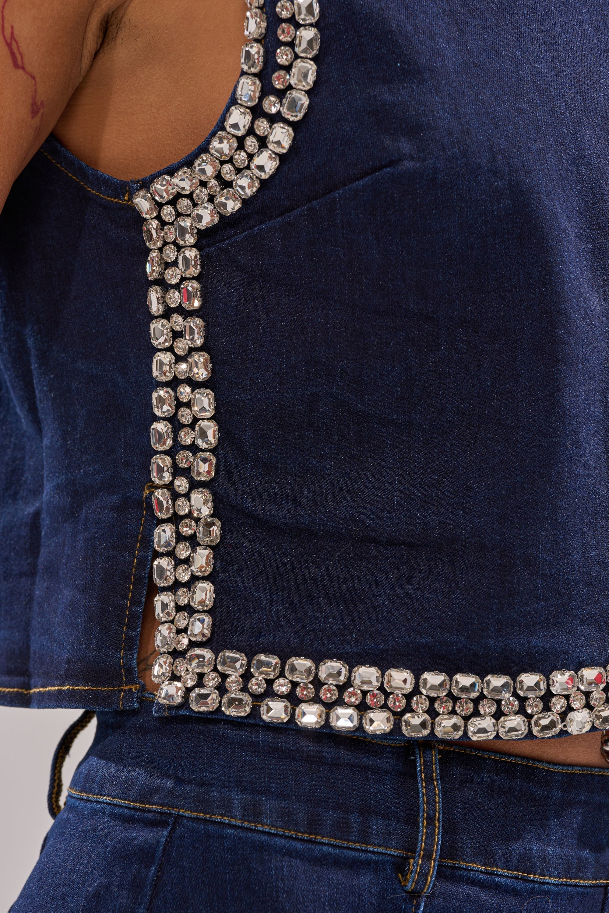 POPPIN OUT RHINESTONE DENIM BLOUSE IN DARK WASH DENIM