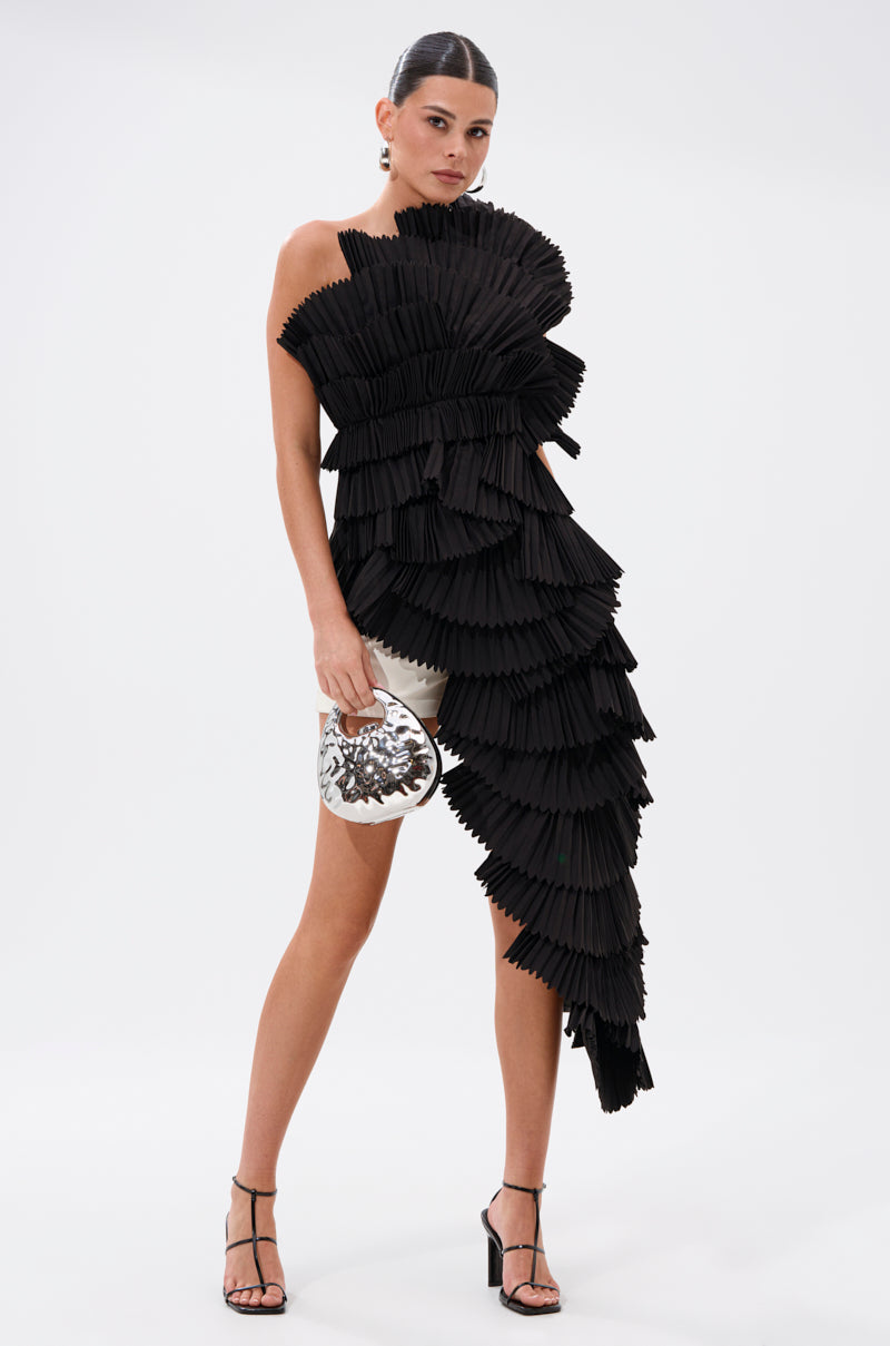 LUXURIOUS ASYMMETRICAL TOP IN BLACK