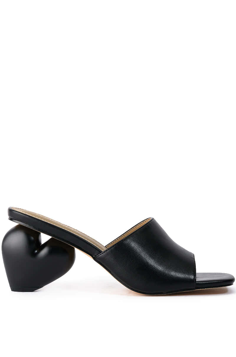 BUBBLEHEART CHUNKY SANDAL IN BLACK