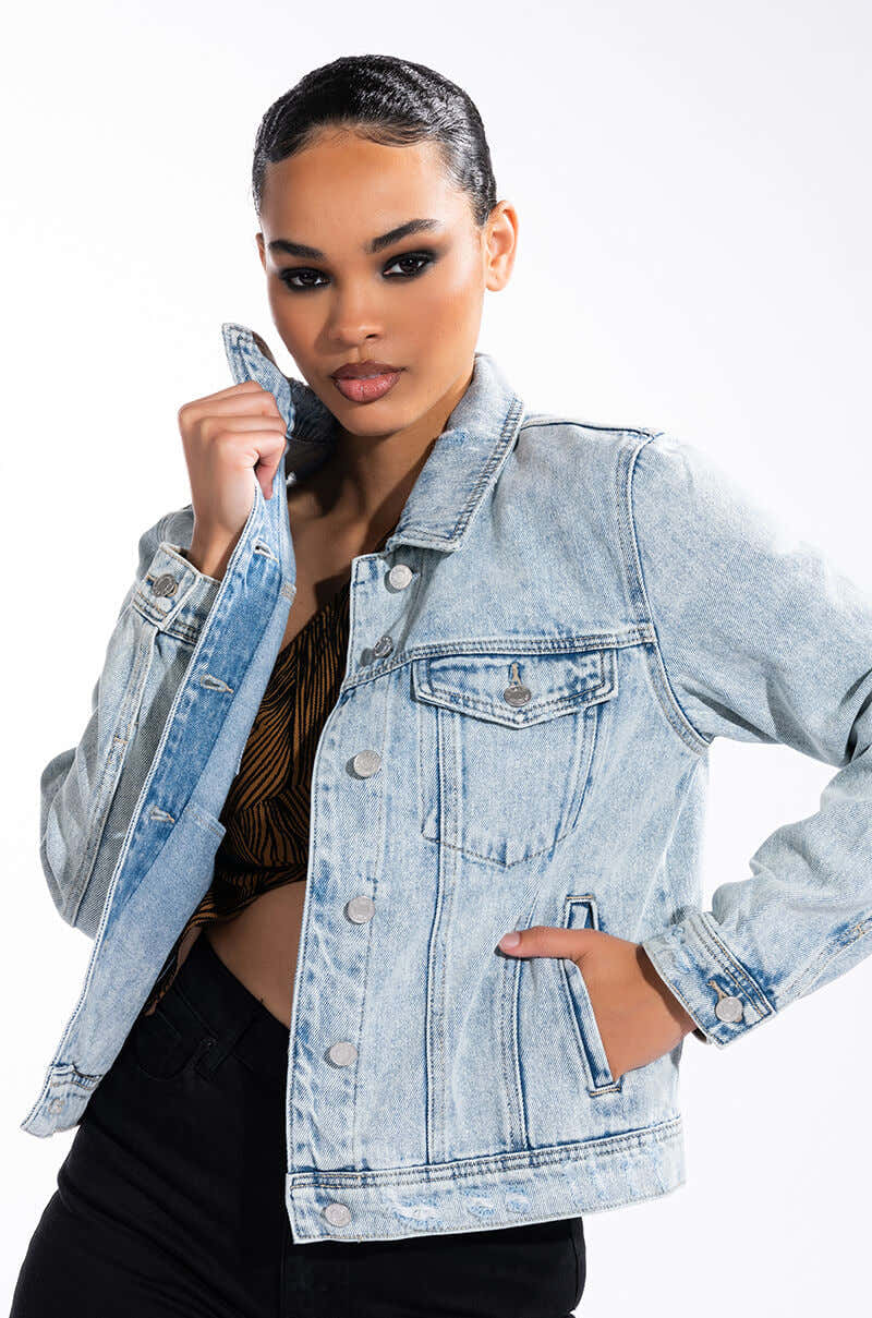 CLASSIC FIT MID LENGTH DENIM