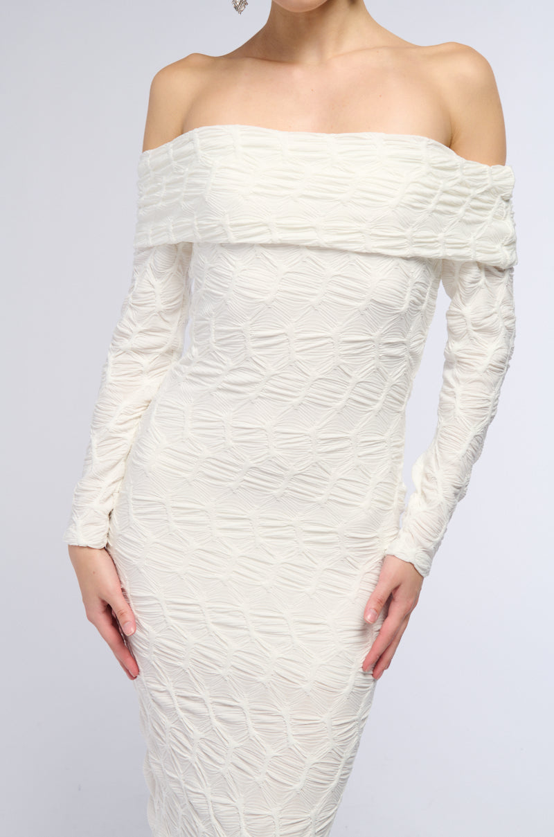IT'S A VIBE OFF THE SHOULDER MIDI DRESS