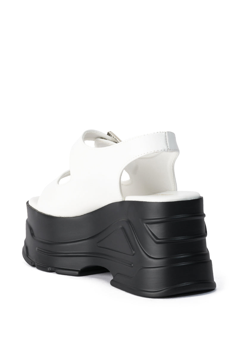 MONSTER JAM FLATFORM SANDAL IN WHITE